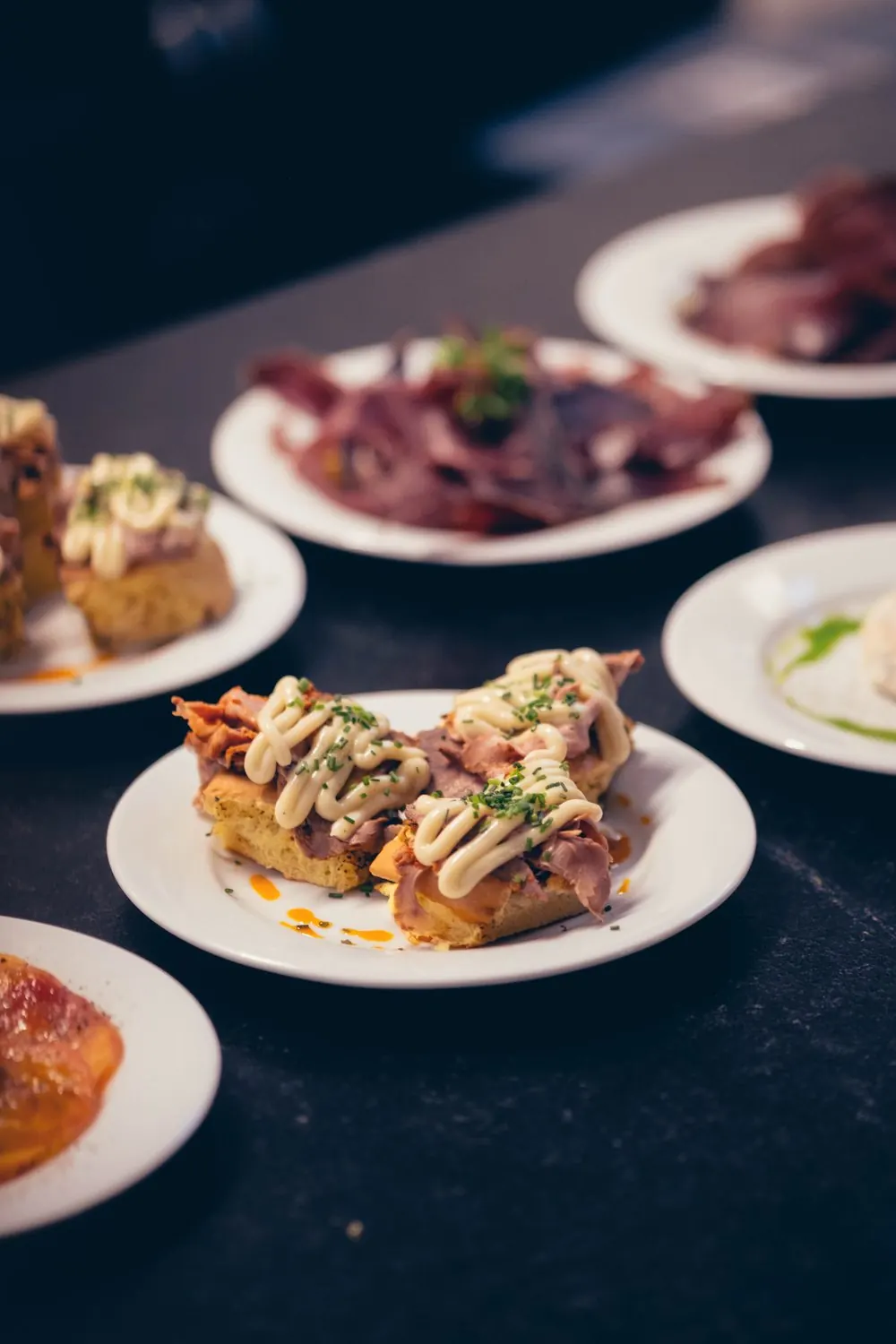 Tapas maison à partager au bar à tapas The Lift à Lyon
